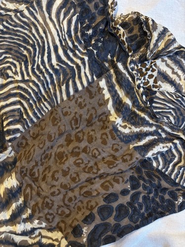 Multi pattern square scarf
