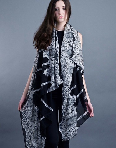 Large print scarf - large,