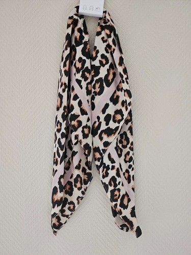 Ladies neck scarf leopard